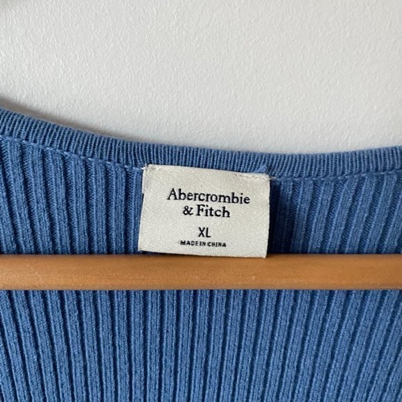 Abercrombie & Fitch BLUE Ribbed Portrait Neck Crop Knit  Long-Sleeve Top Sz XL - Picture 7 of 8
